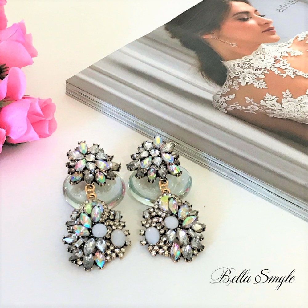 GN5 | Royal White Gems Choker Statement Necklace - Picture 6 of 7